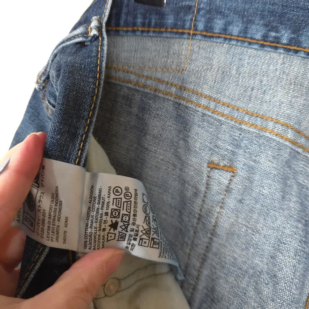Levi's Men's 514 Slim Straight Leg Jean in Medium Wash Size 34x30
